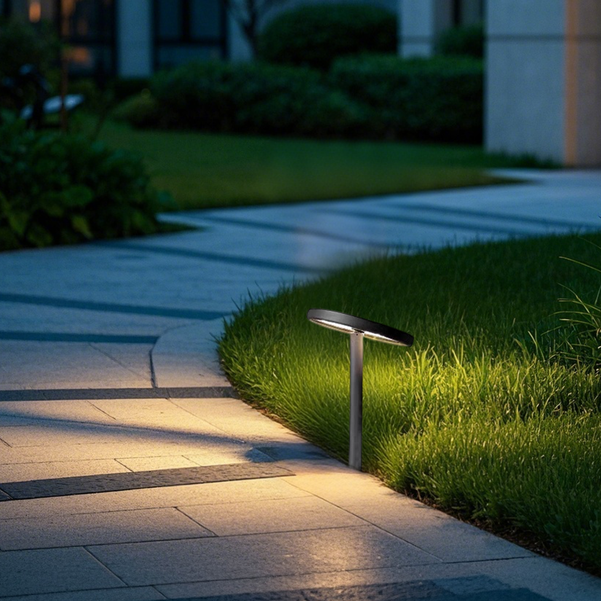 Irondale Minimalist Solar Pathway Light – Black Metal & Acrylic for Garden
