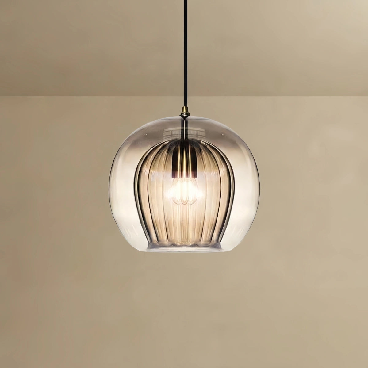 Vetro Nordic Globe Pendant Light – Clear or Amber Glass for Bedroom