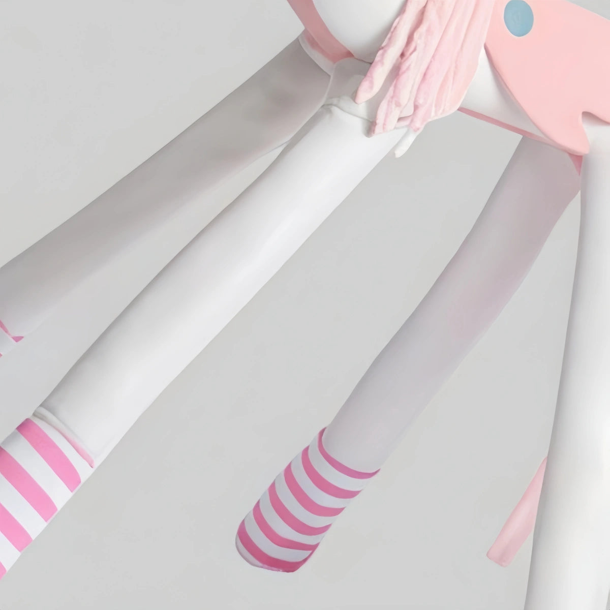 Vivara Nordic Unicorn Stehlampe – Plüsch & Metall fürs Esszimmer