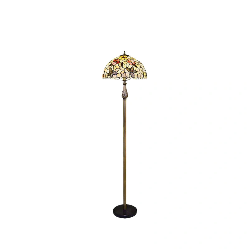 Mahara Vintage Schmetterlings-Stehlampe — Messing/farbige Glasschale mit floralen Motiven Wohnzimmer