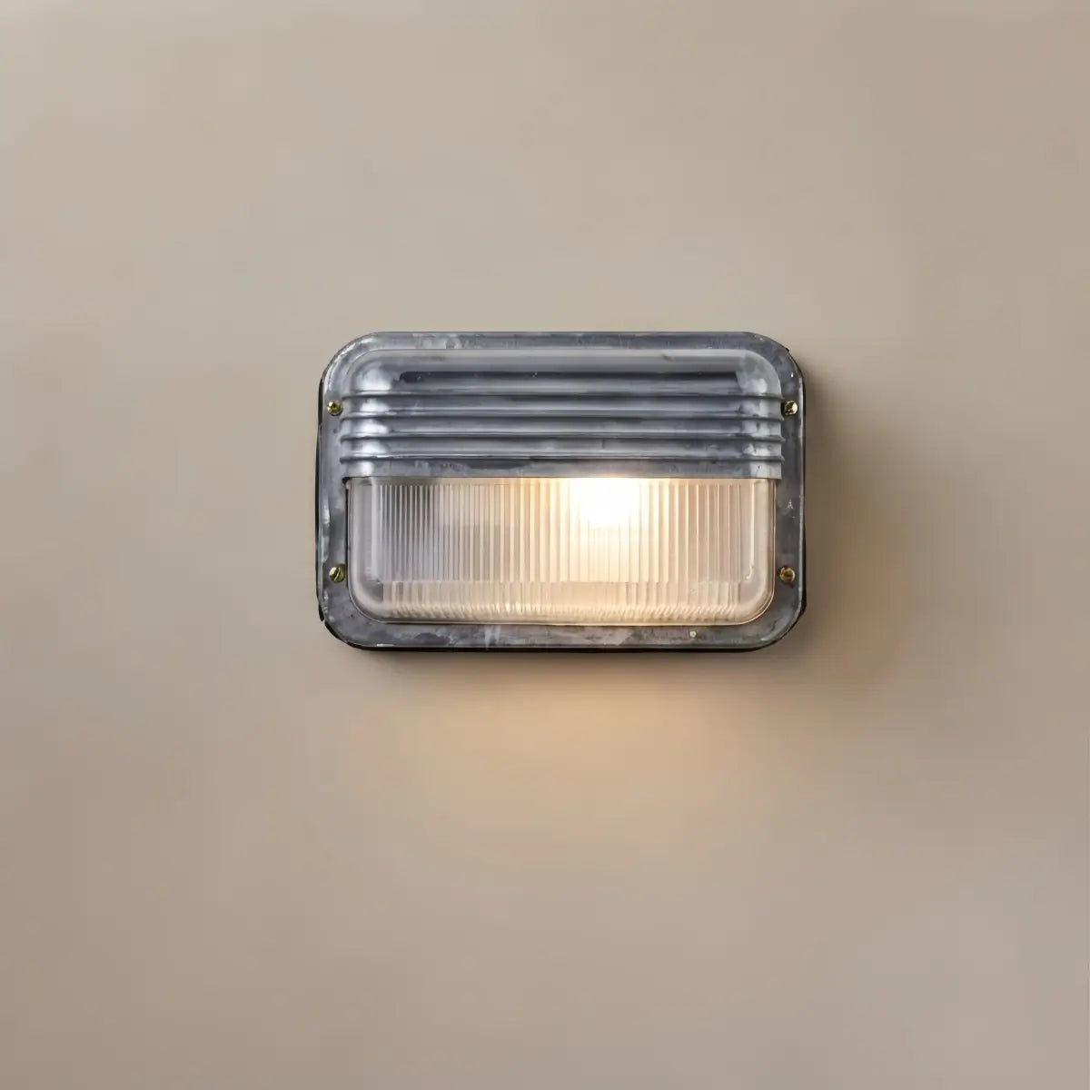 LZ520Irondale Modern Geometric Outdoor Wall Lamp – Silver Metal/Glass for Courtyard d