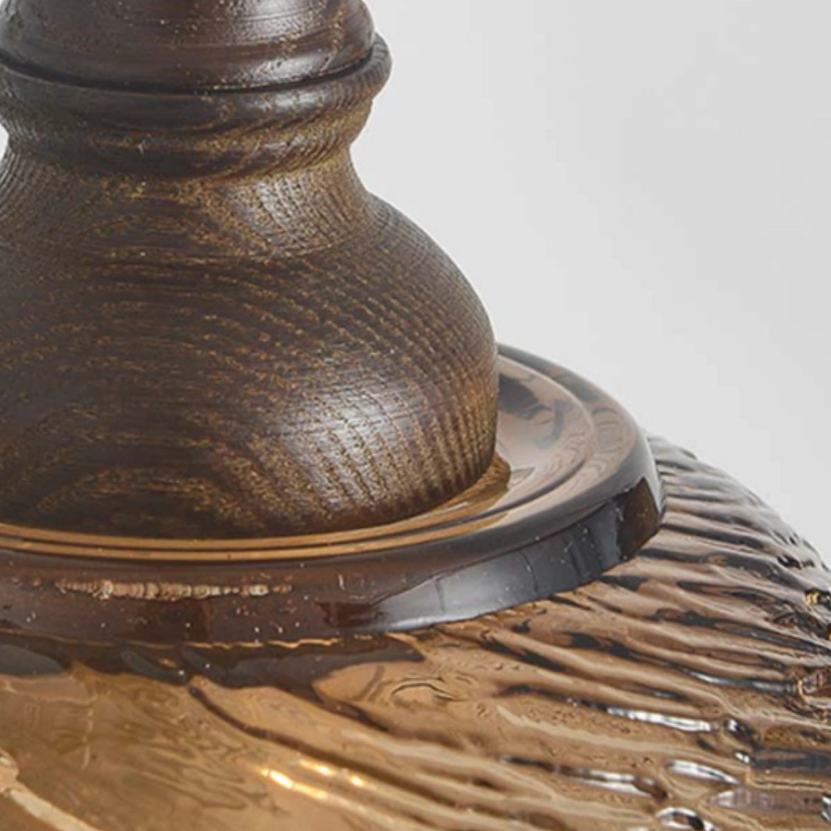 Irondale Vintage Hängeleuchte – Eisen, Glas & Walnussholz für das Esszimmer