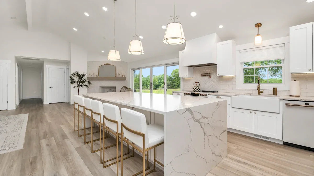 Best Tips for Hanging Pendant Lights Above Your Kitchen Island