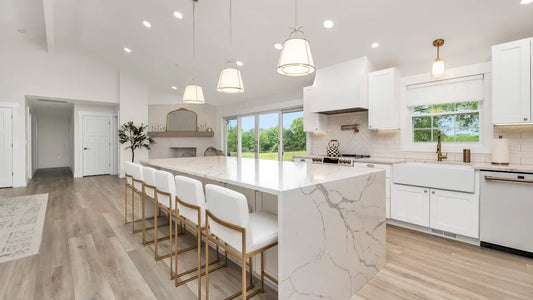 Best Tips for Hanging Pendant Lights Above Your Kitchen Island