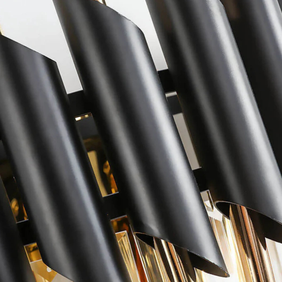 Excelis Luxus Obsidian Kristall Wandleuchte – Schwarzer Edelstahl mit klaren Kristallen