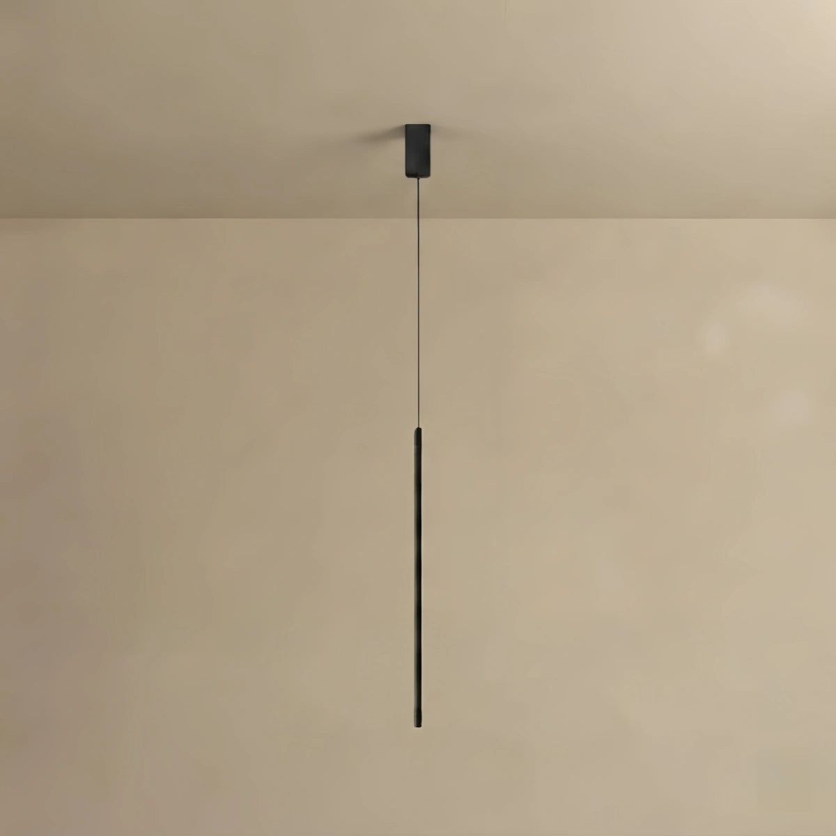 Arcato Minimalistische lineare Pendelleuchte, schwarze Metalllampe für Schlafzimmer