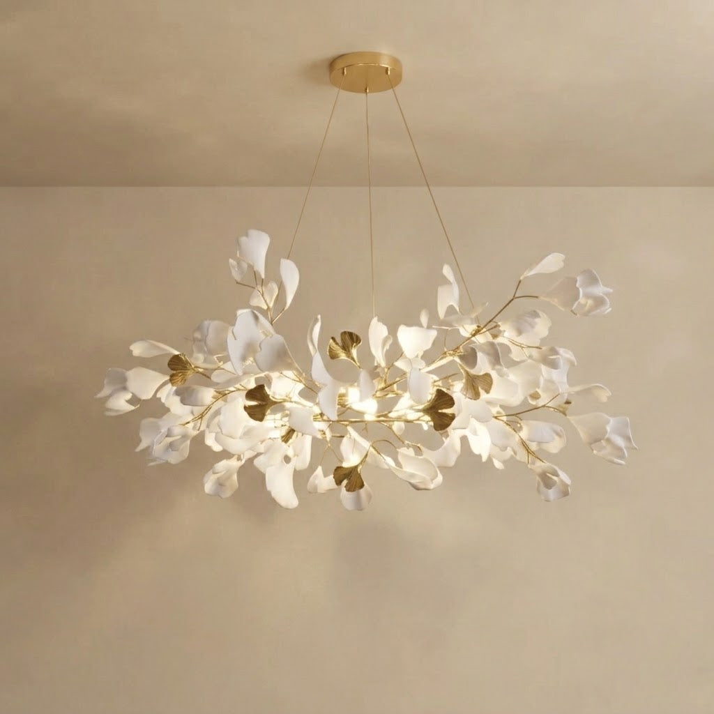 Excelis Art-Deco-Kronleuchter in Weiß – Metall/Acryl, Ginkgo-Design für das Wohnzimmer