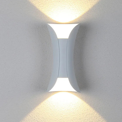 Irondale Moderne Gebogene LED-Außenwandleuchte – Wandmontierte Leuchte für Hof/Terrasse