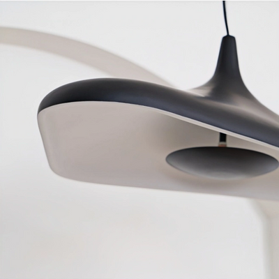 Moderne Pendelleuchte mit Schirm – Weiß/Schwarz, Kunstharz/Metall, Wohn-/Esszimmer
