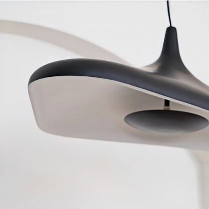 Moderne Pendelleuchte mit Schirm – Weiß/Schwarz, Kunstharz/Metall, Wohn-/Esszimmer