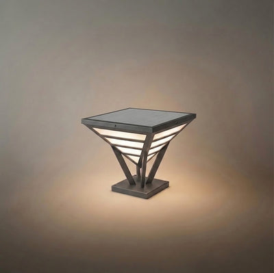 Arcato Industrielle schwarze Säulenleuchte – Diamantförmiges Metalldesign für den Garten