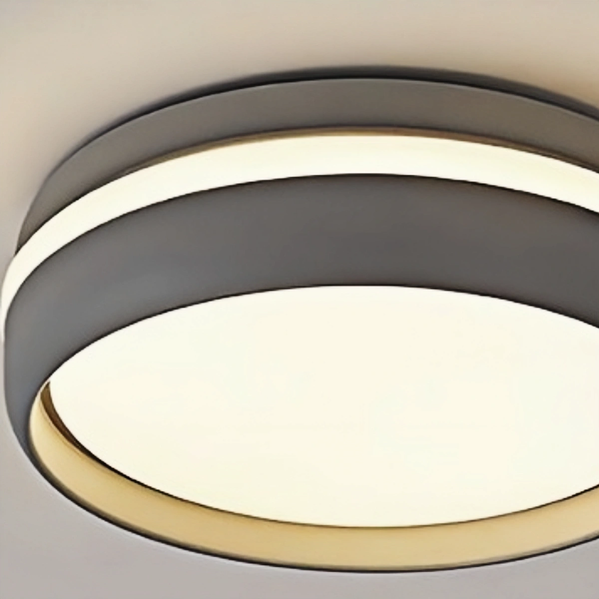 Moderne runde Deckenleuchte Embrace – Schwarzes oder graues Metall fürs Schlafzimmer