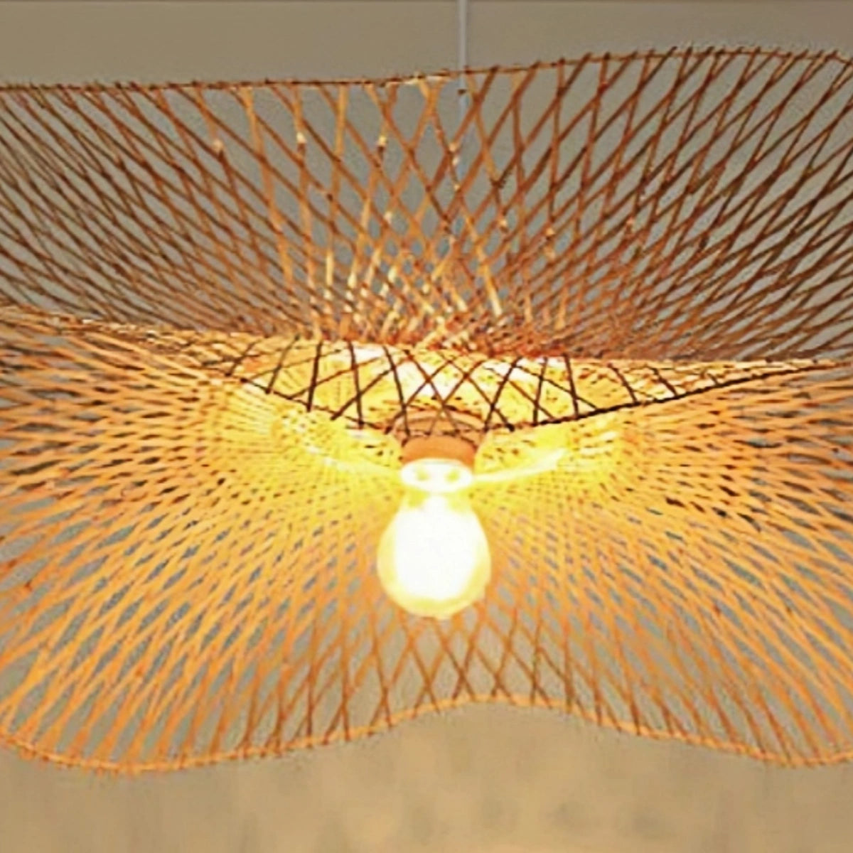 Bambus-Pendelleuchte aus natürlichem Rattan – Handgewebte Eleganz aus Bambus für das Esszimmer