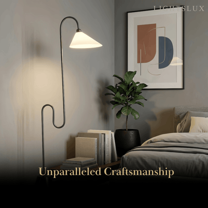 Velora Postmoderne Schwarze Stehlampe – Metallfuß mit Stoffschirm für Schlafzimmer