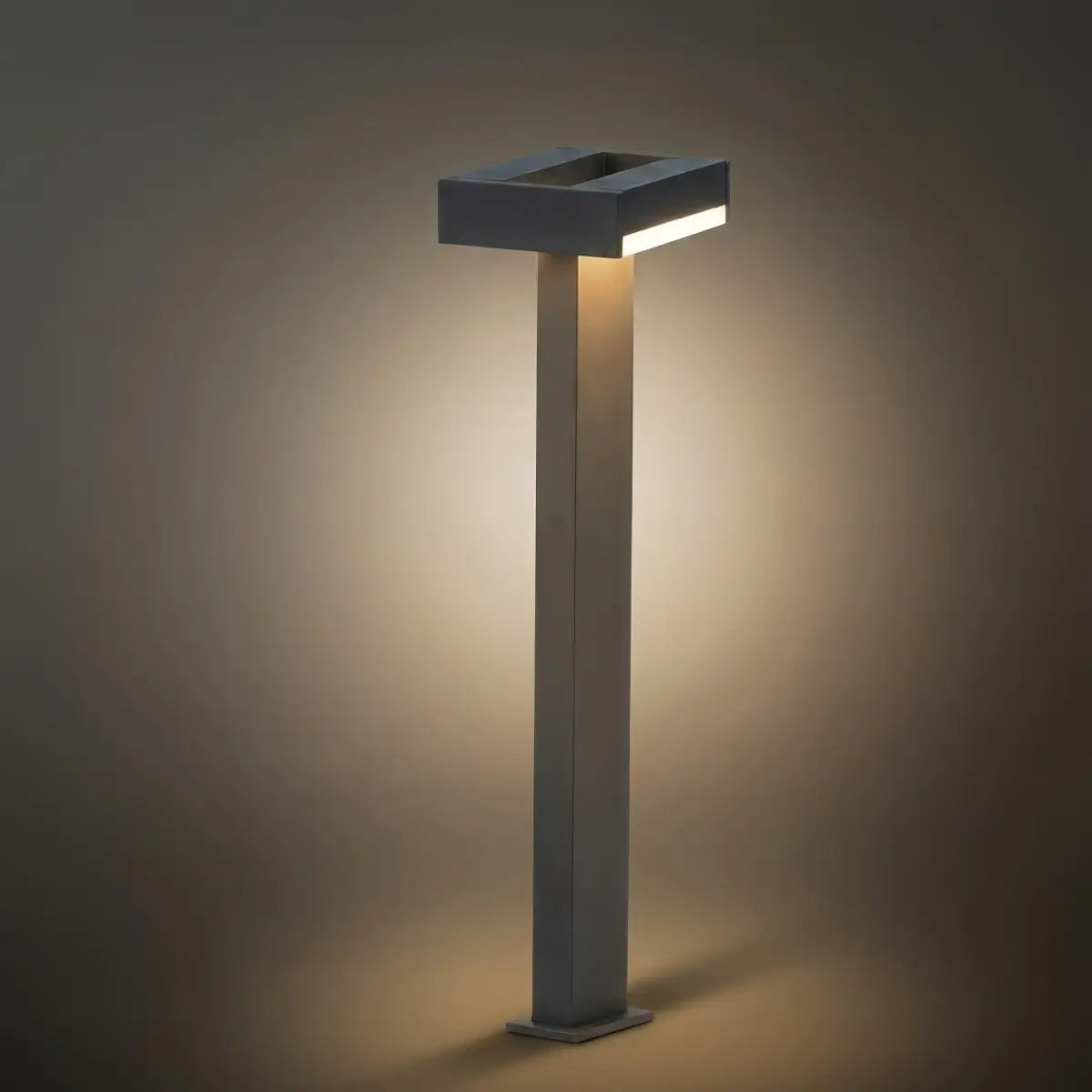Stellar Minimalist Geometric Pathway Lamp – Black Metal Outdoor Light