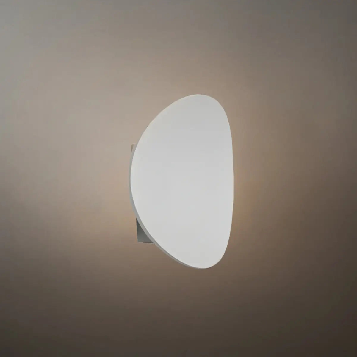 Velora Minimalist Pebble Outdoor Wall Lamp