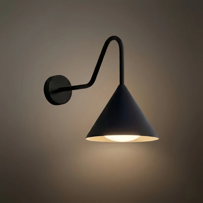 Irondale Minimalistische konische Außenwandleuchte – Schwarze Metallleuchte für die Außenwand