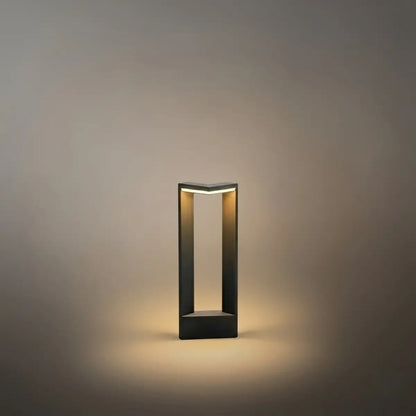 Minimalist_Right-Angle_Outdoor_Pathway_Light