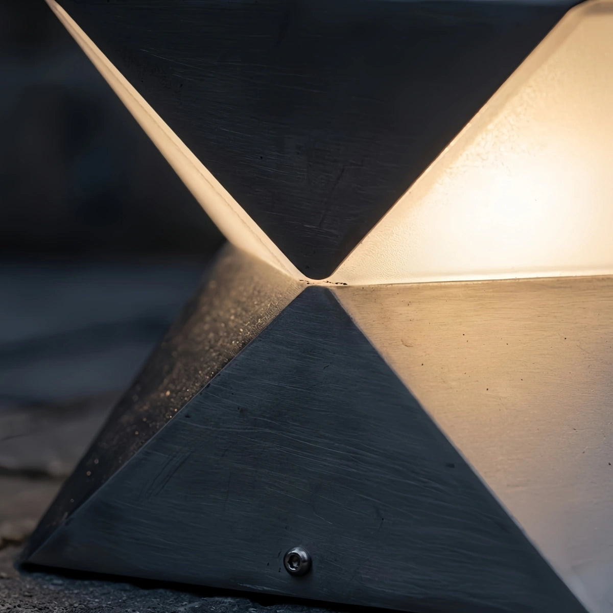 Moderne geometrische Stehleuchte für den Außenbereich – Schwarzes Metall &amp; Glas für Garten/Terrasse
