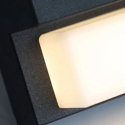 Modern_Solar_Linear_Outdoor_Wall_Lamp