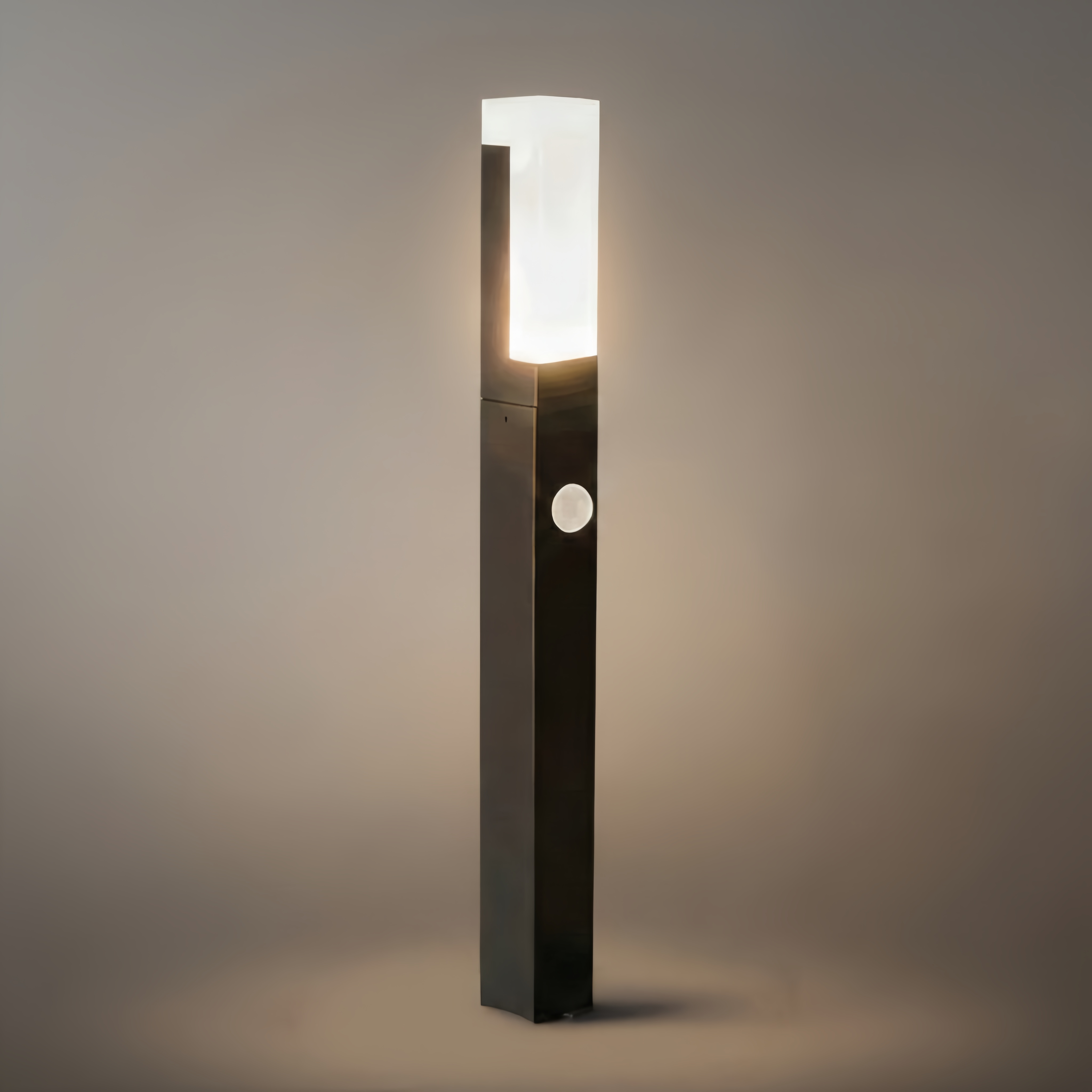 Arcato Moderne schwarze LED-Wegeleuchte – Metall-Außenleuchte mit Sensor für Garten/Terrasse