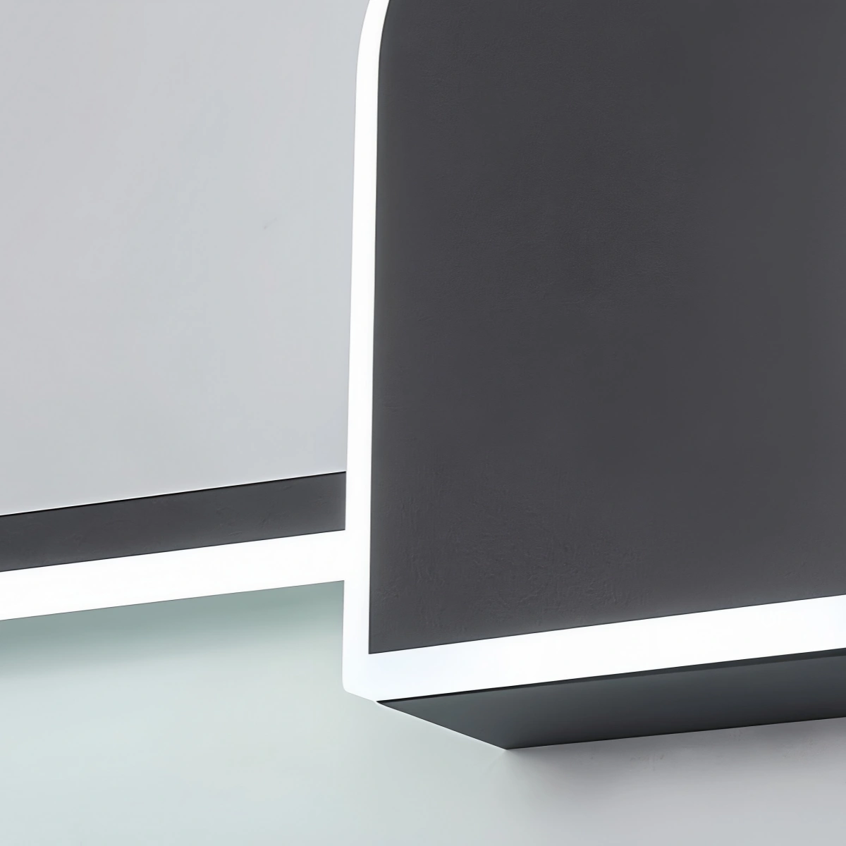 Arcato Modern Black/White Vanity Light