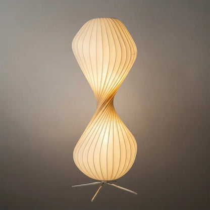Zenno Art-Deco-Stehlampe – Weißer, plissierter Stoff &amp; Metall fürs Schlafzimmer