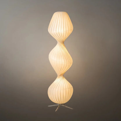 Zenno Art-Deco-Stehlampe – Weißer, plissierter Stoff &amp; Metall fürs Schlafzimmer