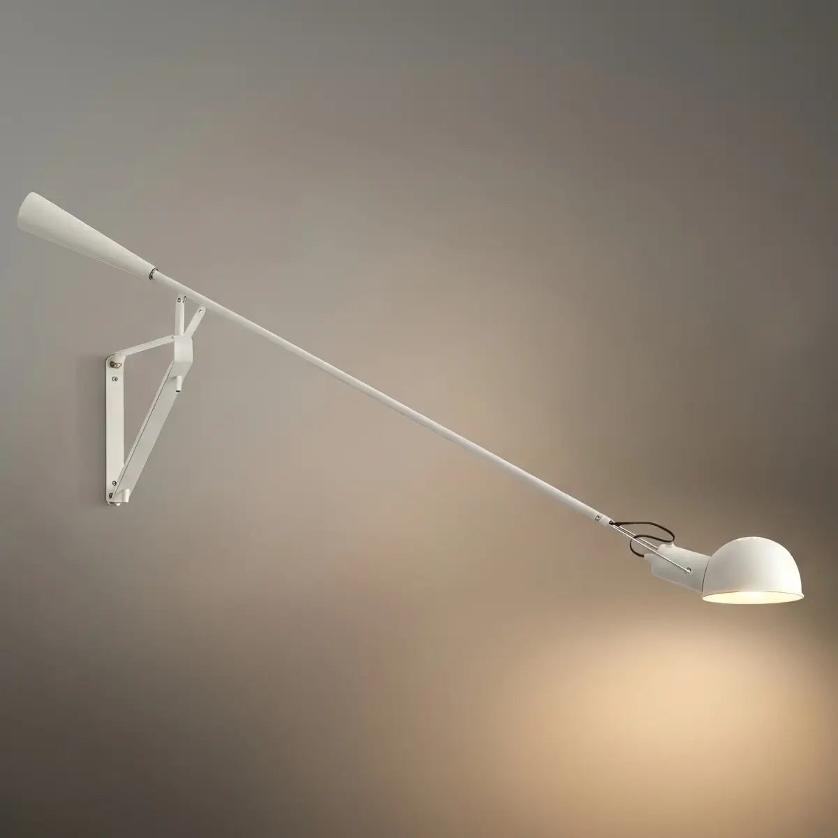 Modern_Swing_-_arm_Wall_Lamp