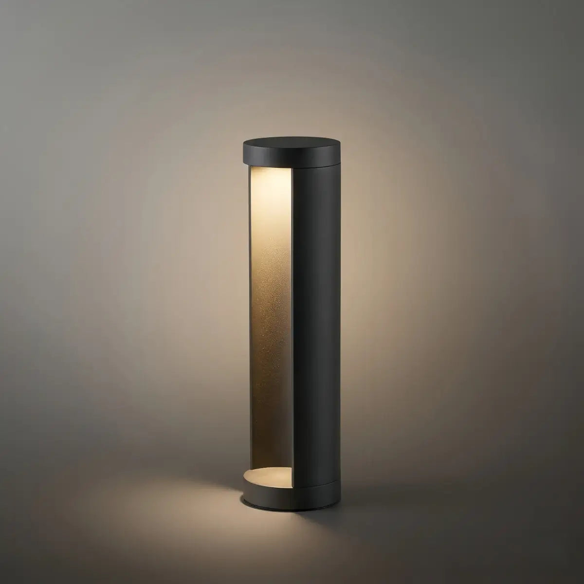Irondale Minimalist Solar Outdoor Lamp - Black