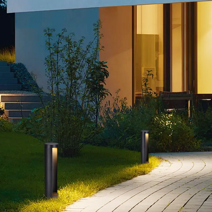 Irondale Minimalist Solar Outdoor Lamp - Black
