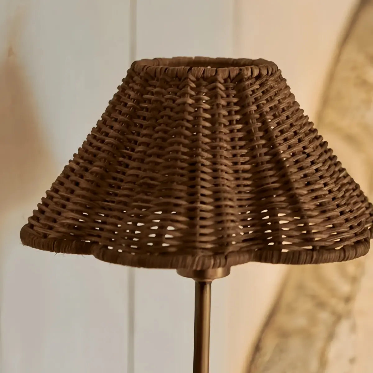 JUN106Bamburo Rustic Rattan Wall Sconce – Natural Shade & Aged Brass for Bedroom