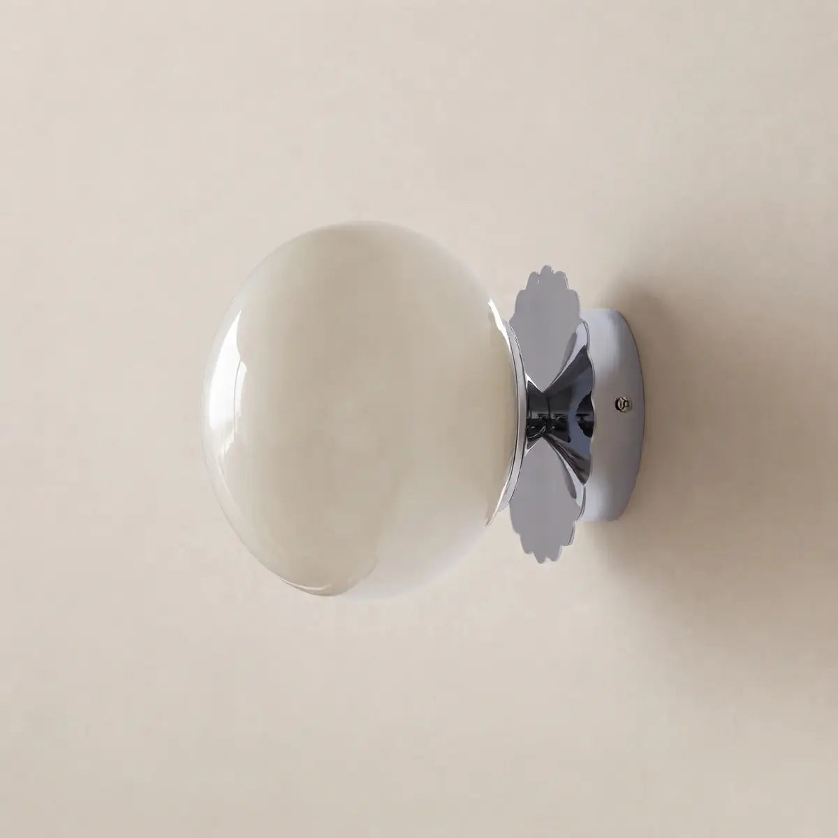 Crema Modern Glass Wall lamp – Globe Iron for YIN