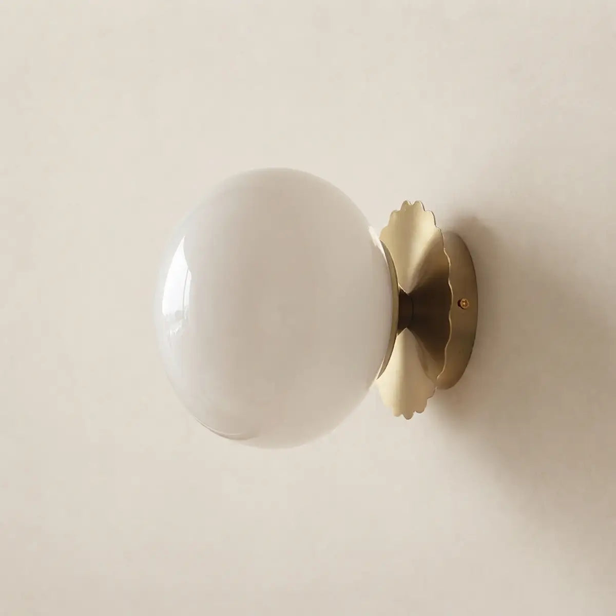 Crema Modern Glass Wall lamp – Globe Iron for GOLD