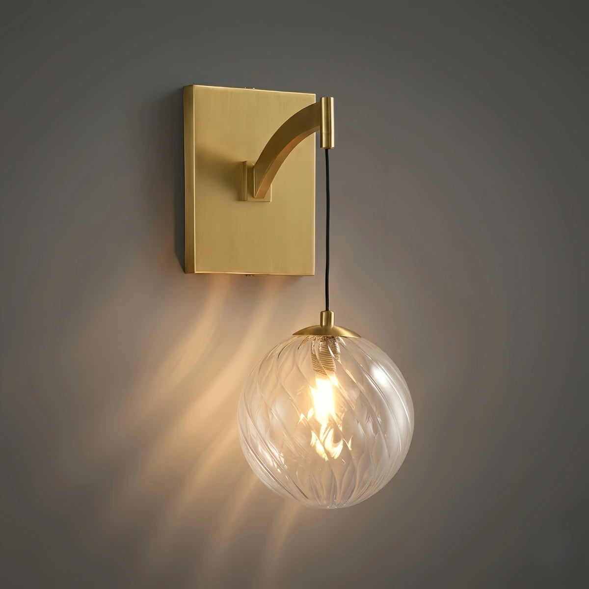 Excelis Moderne Gold-Globus-Wandleuchte – gebürstetes Gold-Finish, modernes elegantes Design