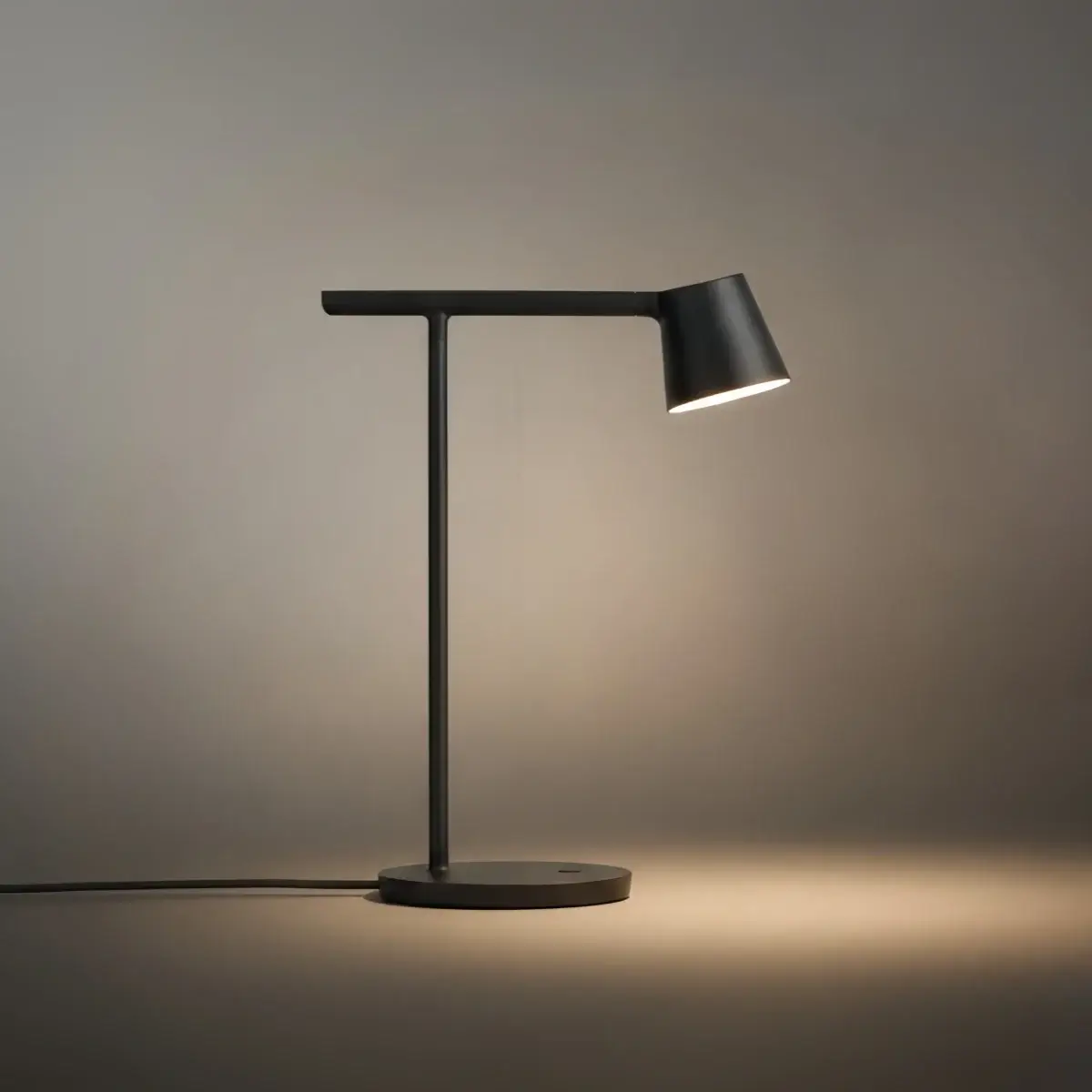 Minimalist Adjustable Table Lamp — Opal Acrylic 