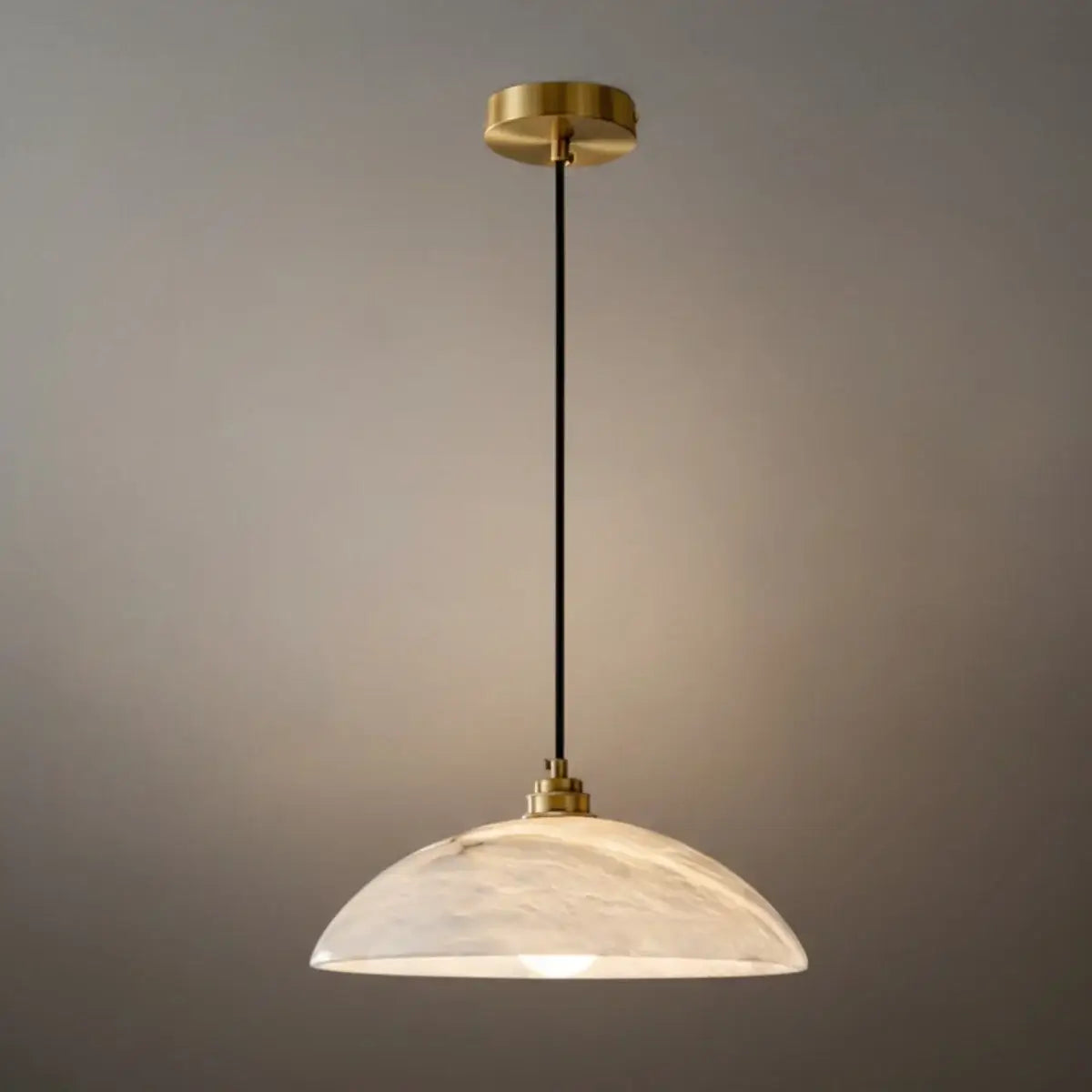 Pendant_Lamp_Carved_Alabaster_Polished_Brass