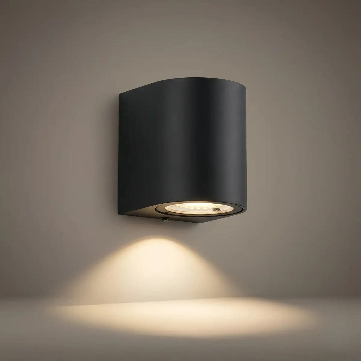Minimalist_Square_Outdoor_Wall_Lamp