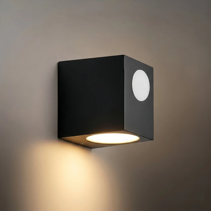 Minimalist_Square_Outdoor_Wall_Lamp