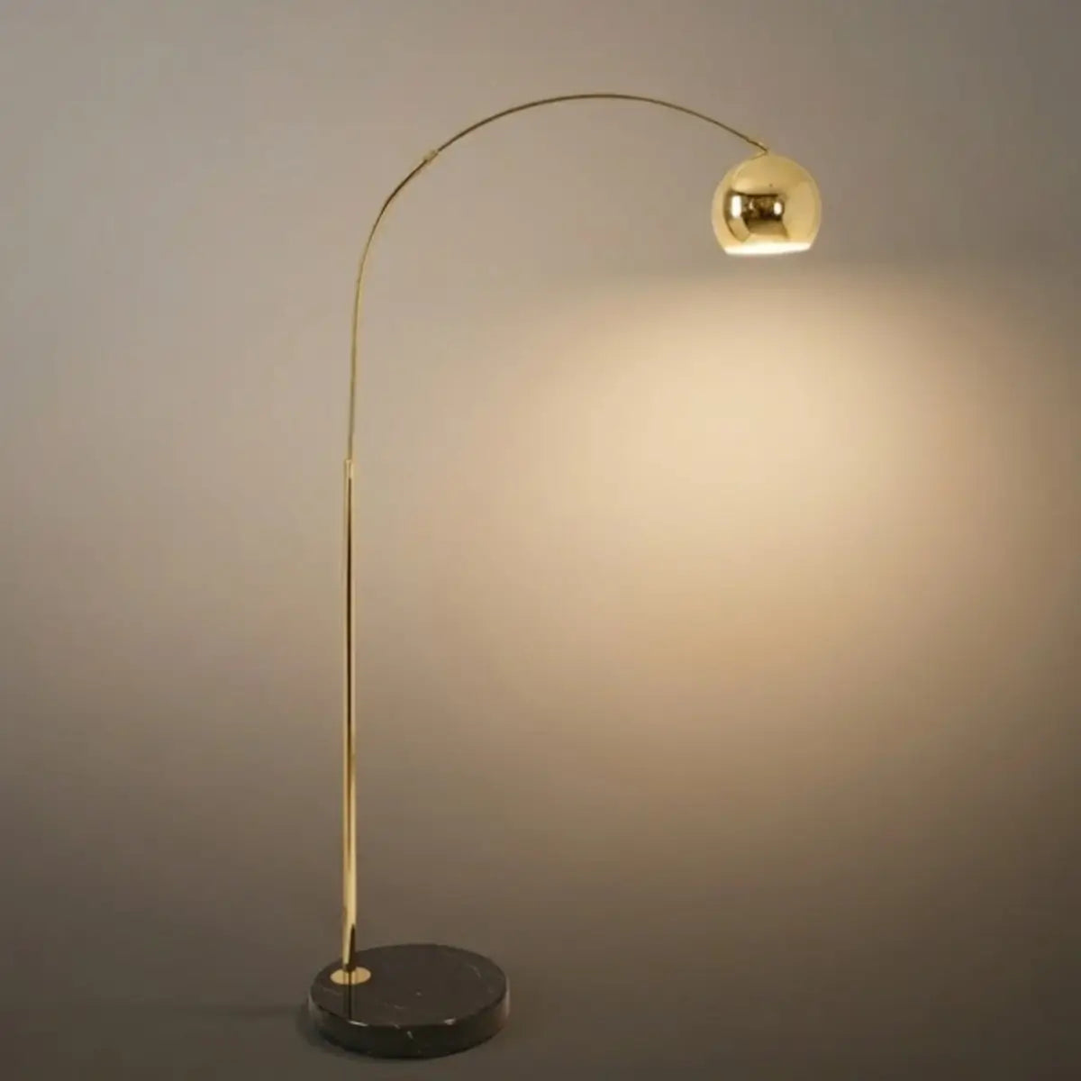 Nordic Floor Lamp - Metal in Black/Blue/Gold/Pink