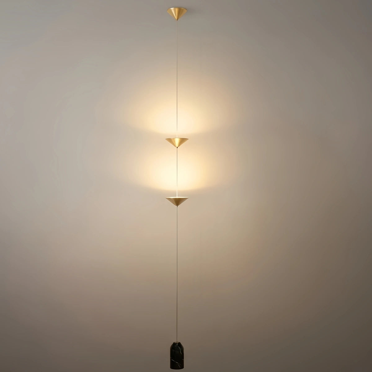 Arcato Nordic Minimalist Stehleuchte - 3-flammiges, lineares Design, volle Länge