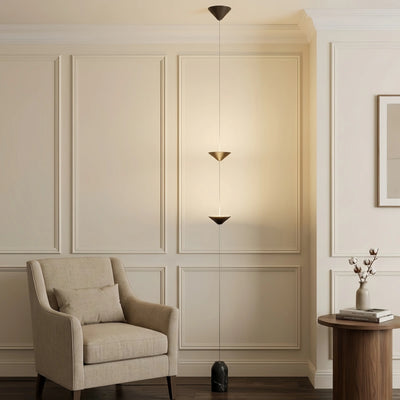 Arcato Nordic Minimalist Stehleuchte - 3-flammiges, lineares Design, volle Länge