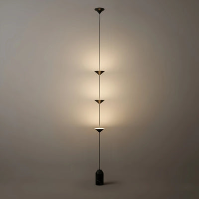 Arcato Nordic Minimalist Stehleuchte - 3-flammiges, lineares Design, volle Länge