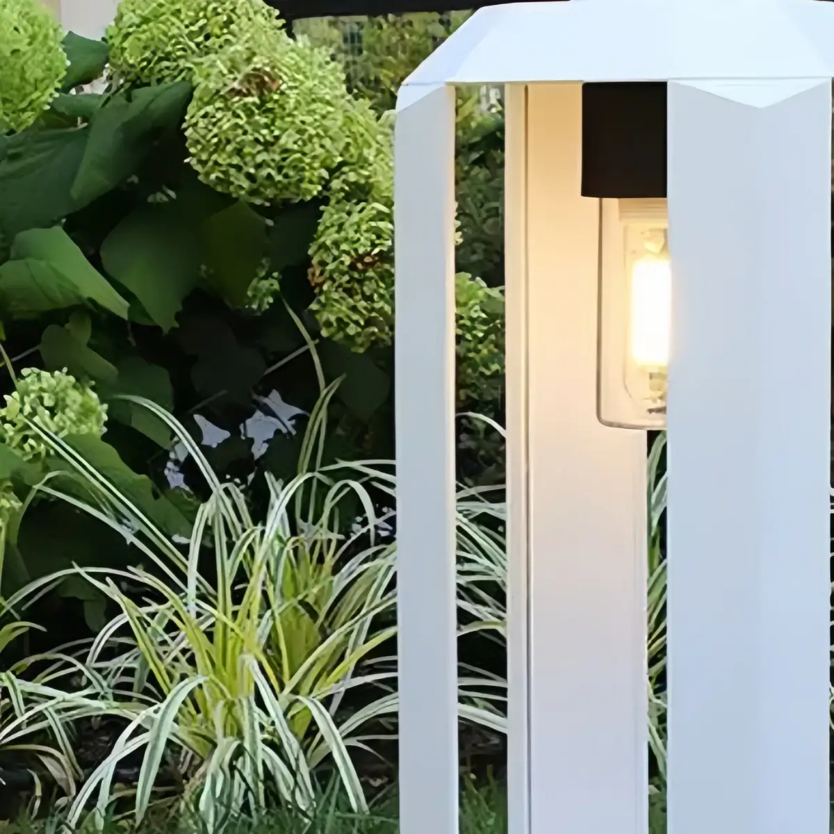 Solara Minimalist Ground Lamp -- Stainless Steel & Glass Black/White for Outdoor Garden Detail