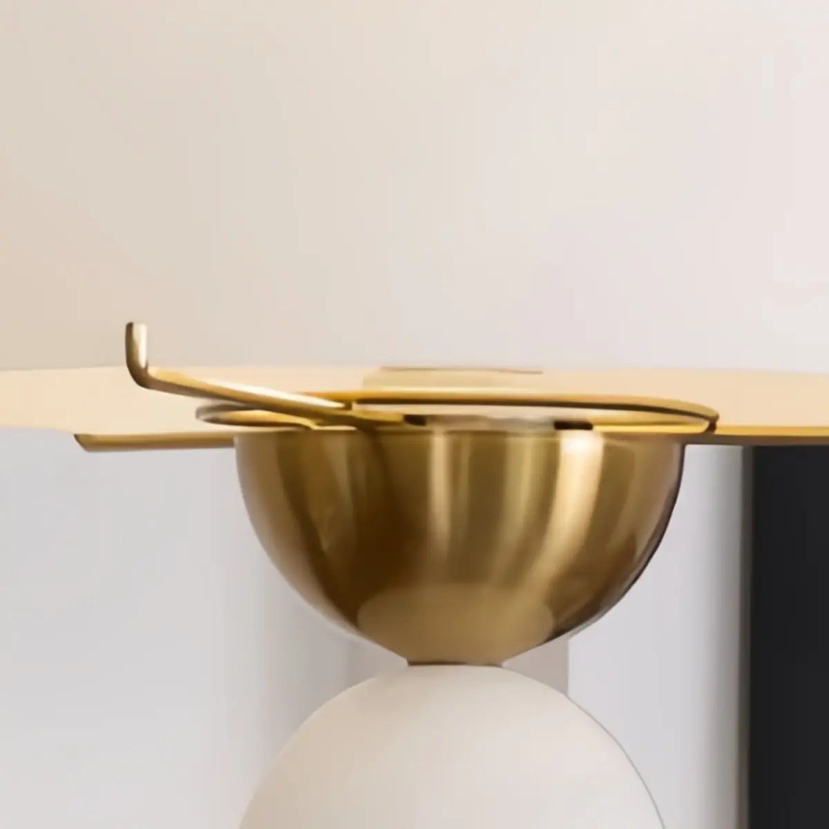 Alba Minimalist Alabaster Table Lamp