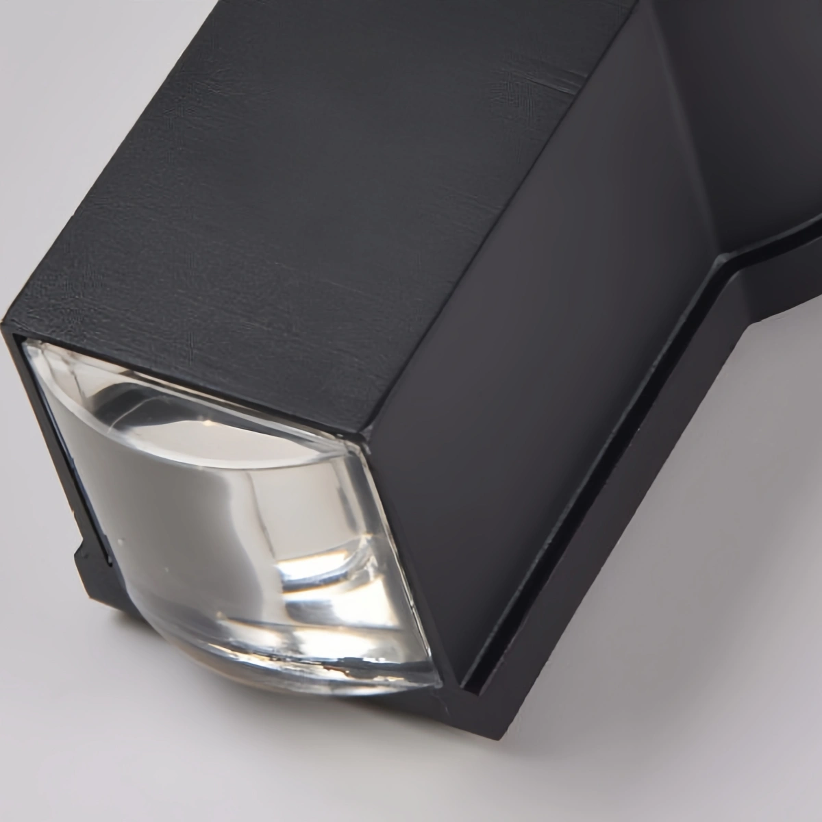 Minimalist_Cruciform_Wall_Lamp