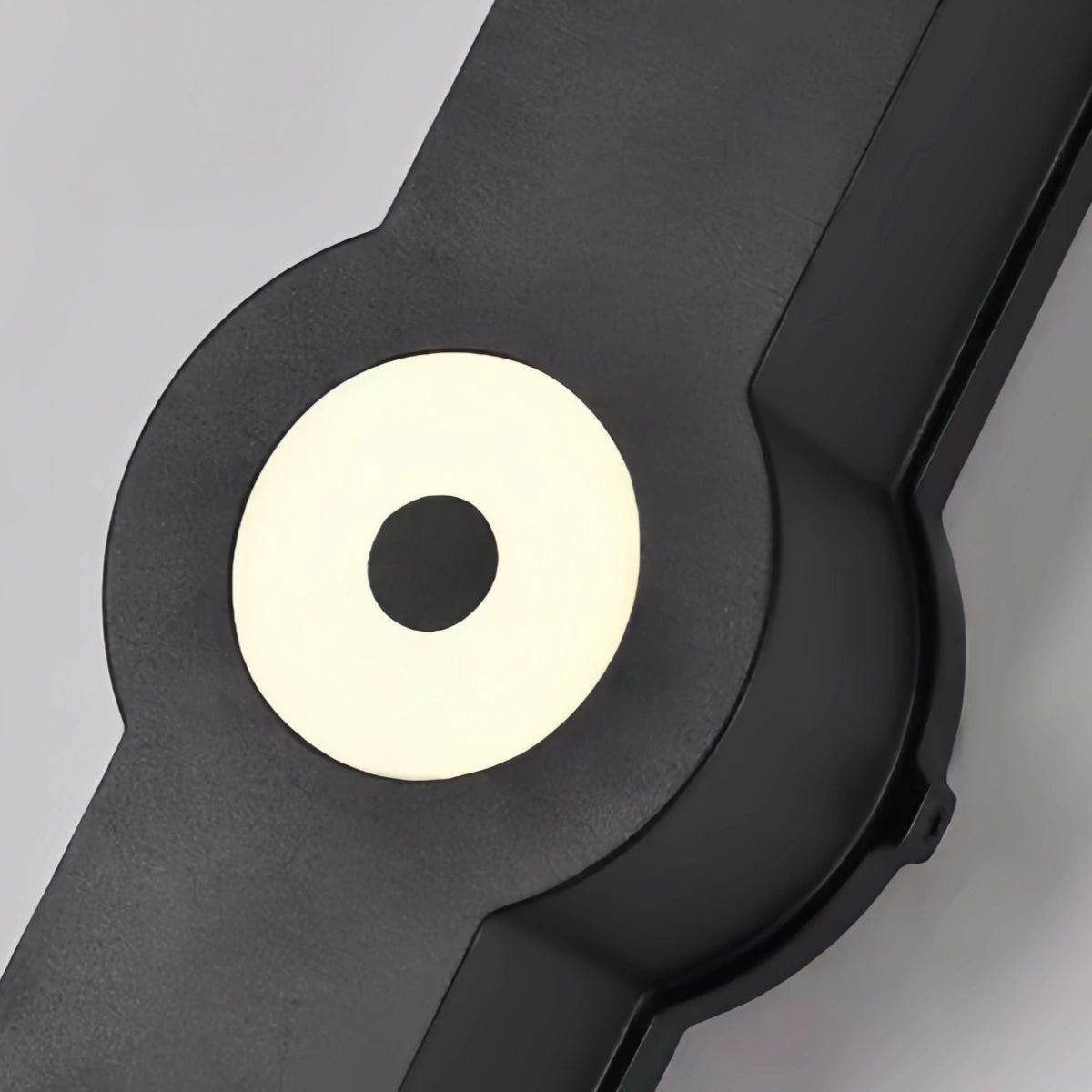 Minimalist_Cruciform_Wall_Lamp