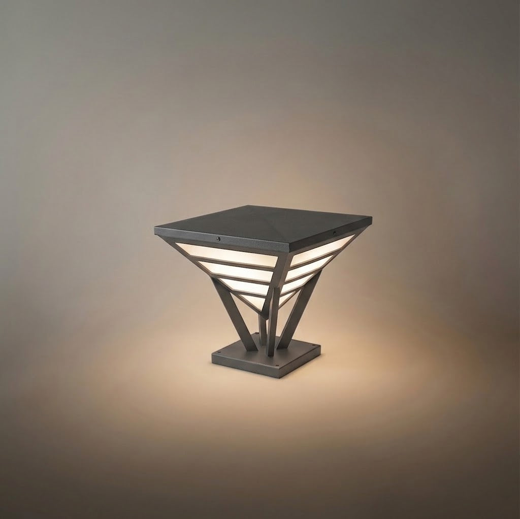 Arcato Industrielle schwarze Säulenleuchte – Diamantförmiges Metalldesign für den Garten