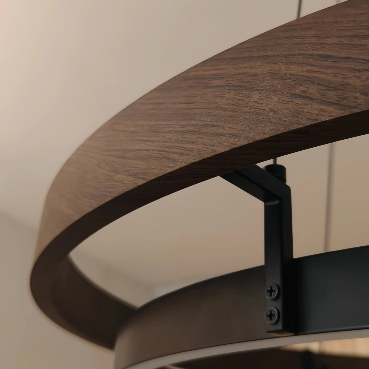 Zenno Modern Farmhouse Kronleuchter – Runde LED aus Holz und schwarzem Acryl für Esszimmer