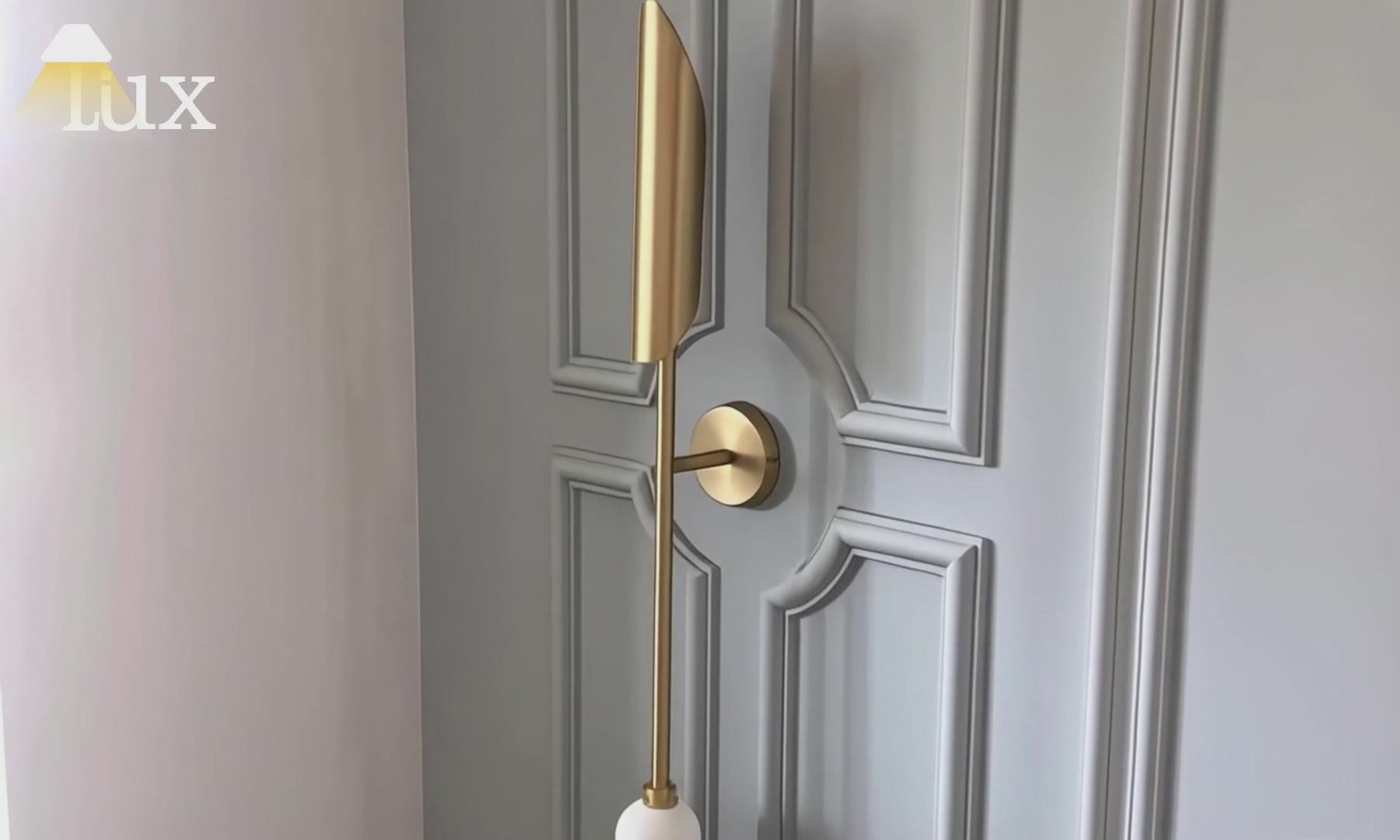 Excelis Moderne lineare Wandleuchte - Goldfarbenes Metall &amp; Glas für Garten/Flur